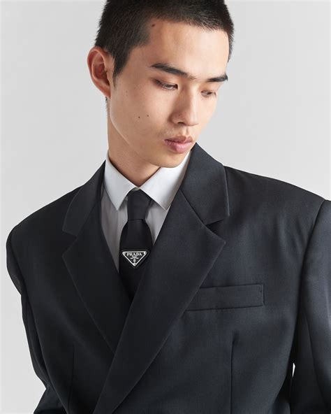 prada tie outfit